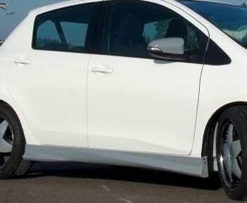 Faldones laterales para Toyota Yaris XP13 SS416  1